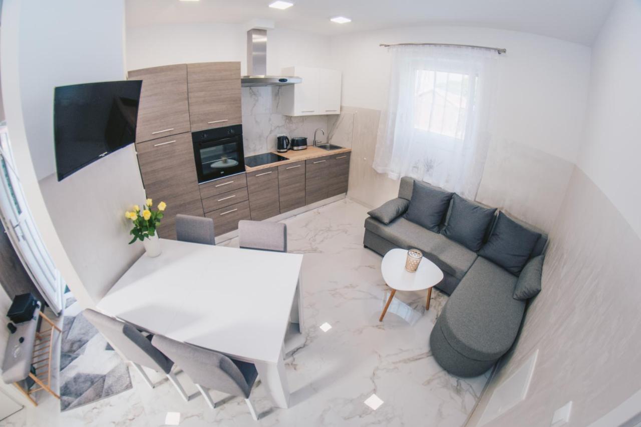 L Apartment Μαριμπόρ Εξωτερικό φωτογραφία